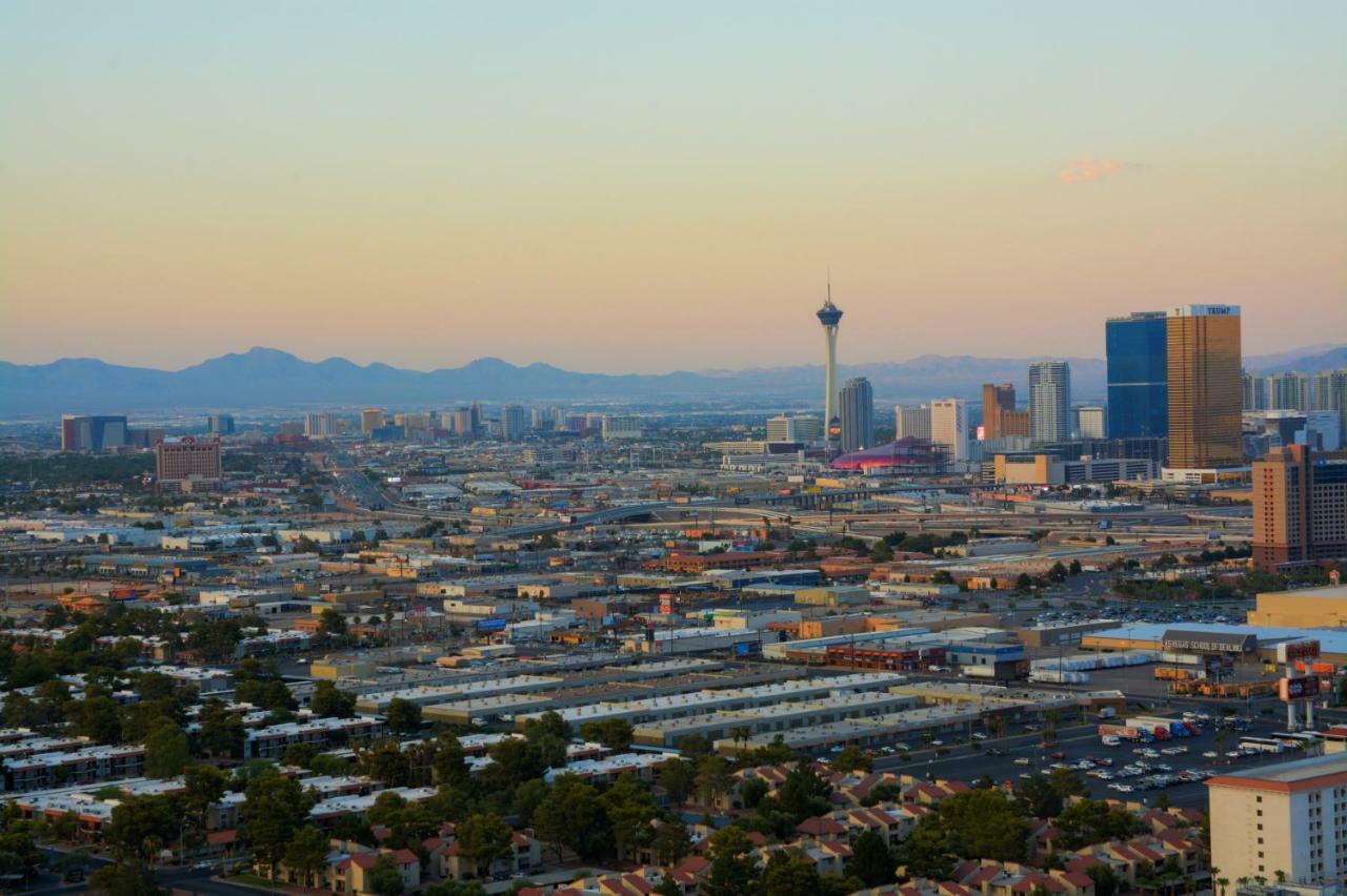 Palms Place Hotel Stripview With Open Balcony -33 Las Vegas Exterior foto